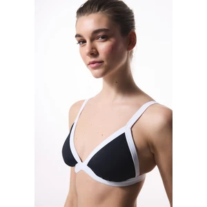 Siyah Gina Çıkarılabilir Kaplı Üçgen Bikini Üstü
