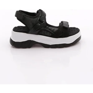 Kadın Sandalet Kalın Tabanlı Cirtli Siyah Taşlı Şıklık ve Rahatlık