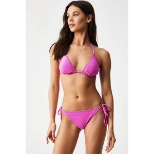 Selef Dokulu Kumaşlı Üçgen Bikini Pembe