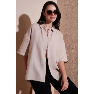 Pamuklu Regular Fit Yırtmaçlı Kısa Kollu Gömlek Kadın Gömlek CF25S166965