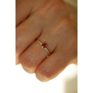 14 Ayar Altın Kırmızı Taş Detaylı Tektaş Yüzük