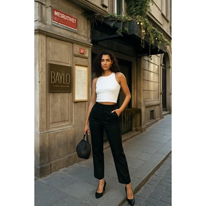 Kadın Beyaz Fitilli Görünümlü Askılı Kalın Esnek Örme Basic Crop Atlet Bluz