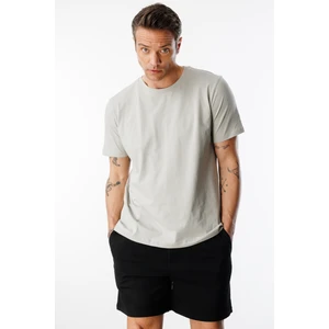 Erkek T-Shirt  Pamuk Regular Fit Standart Kesim Bisiklet Yaka Basic Tişört Basıc-T-Shırt1