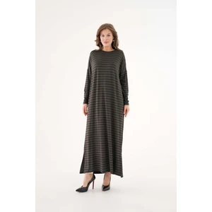 Çizgili Yanları Yırtmaç Detaylı Elbise