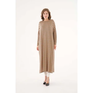 Çizgili Yanları Yırtmaç Detaylı Elbise