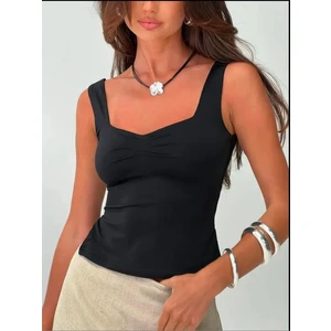 Sırt Dekolteli Büzgü Detaylı Bluz