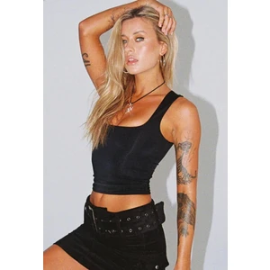 Kare Yaka Geniş Askılı Basic Bluz ( Crop Değildir )