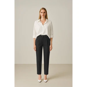 Tek Pile Siyah Havuç Pantolon