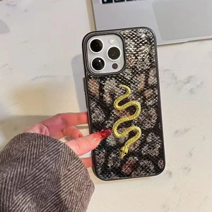 Apple iPhone 16 Pro Max Uyumlu Kılıf Zebana Golden Serpent Silikon Kılıf Siyah
