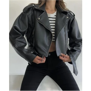 Siyah Oversıze Kemerli Deri Tarz Ceket