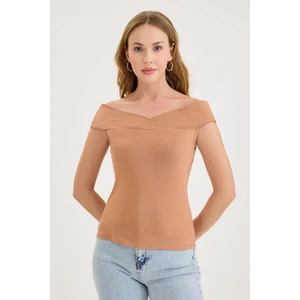 Kayık Yaka Bluz