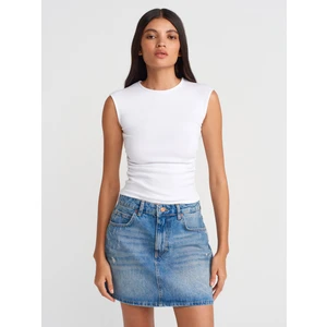 21054 Büzgülü Basic T-Shirt-Beyaz