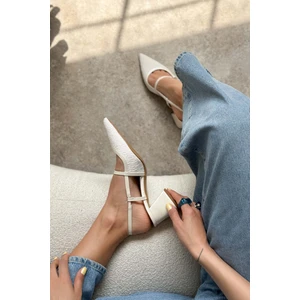 Nişantaşı Shoes Retro Beyaz Kilim Kemer Detay Sivri Burun Kadın Topuklu Ayakkabı