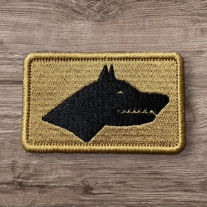 Tan Rengi Zemin Göktürk Bayrağı Patch Arma - 8x5 cm