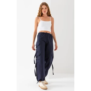 Kadın Beli ve Paçası Stoperli Kargo Cep Paraşüt Pantolon Lacivert - 25664