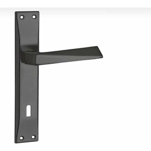 Kapı Kolu Piramit Siyah Aynalı Oda