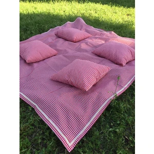Kırmızı Pötikareli Piknik Örtüsü 160 x 160 cm  ve 4 Adet Piknik Minderi 40 x 40 cm  Piknik Seti