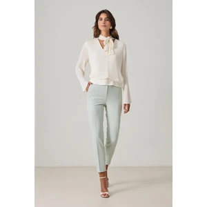 Mint Cep Detaylı Tam Kalıp Pantolon
