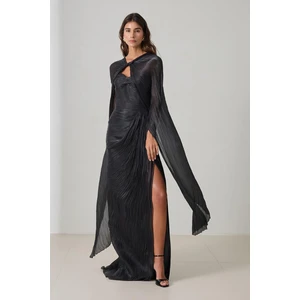 Siyah Pelerin Ve Drape Detaylı Geniş Kalıp Abiye Elbise