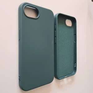 Pirok Store iPhone 16E İle Uyumlu LOGOSUZ  Lansman Içi Süet Esnek Silikon Kılıf
