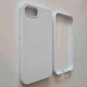 Pirok Store iPhone 16E İle Uyumlu LOGOSUZ  Lansman Içi Süet Esnek Silikon Kılıf