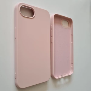 Pirok Store iPhone 16E İle Uyumlu LOGOSUZ  Lansman Içi Süet Esnek Silikon Kılıf