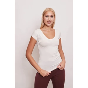 Ön-Arka V Kısa Kol Body -Krem