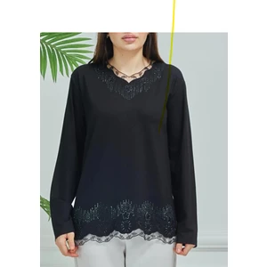 Rahat Kesim V Yaka Etek Ucu Tül ve Inci Işlemeli Siyah Anne Penye Bluz