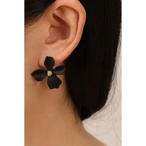 Zarif Çiçekli Çivi Küpe