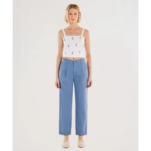 Arka Cep Detaylı Normal Bel Rahat Kalıp Pantolon