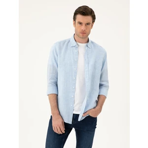 Erkek Mavi Regular Fit %100 Keten Gömlek 50284823-VR036 <p STYLE="PADDING-BOTTOM:10PX;">%100 Keten Kumaştan Üretilmiş Slim Fit Mavi Gömlek, Hafifliği ve Nefes Alabilirliği ile Sıcak Havaların Vazgeçilmezi Olmaya Aday. Ketenin Doğal Dokusu, Cildinizin Nefes Almasını Sağlar ve Böylece Terleme Sorununu En Aza Indirir. Hafif ve Ince Yapısı ile Yaz Aylarında Rahatlıkla Kullanılabilir. Mavi Rengin Ferahlatıcı Tonu ile Dikkat Çeken Gömlek, Doğal Keten Yapısı Sayesinde Gün Boyu Serin Kalmanızı Destekleyecektir. Uzun Kollu ve Cepsiz Olarak Tasarlanan Yapısı ve Düz Deseniyle Minimal ve Şık Bir Görünüm Sunuyor. Regular Fit Kesimi, Vücuda Rahatça Otururken, Aynı Zamanda Hareket Özgürlüğü Sunmaktadır. Düğmeli Yaka Detayı, Gömleğe Klasik Bir Dokunuş Katarak, Hem Günlük Hem De Daha Resmi Kombinlerde Tercih Edilebilecek Bir Stil Oluşturur. Hem Kot Pantolonlarla Hem De Daha Klasik Parçalarla Kolayca Kombinlenebilir. 
<p STYLE="PADDING-BOTTOM:10PX;">MODEL Üzerindeki Gömlek M Bedendir. Modelin Boyu 188 Cm, Kilosu 83 Kg, Göğüs Ölçüsü 99 Cm, Bel Ölçüsü 83 cm ve Basen Ölçüsü 106 Cm'dir. Regular Fit Kesimi Sayesinde Gömlek, Modelin Vücut Hatlarına Rahatça Otururken, Ketenin Doğal Yapısı Sayesinde Hareket Özgürlüğü Sunar. Gömlek, Sıcak Havalarda Hem Şıklığı Hem De Konforu Arayan Erkekler Için Idealdir.