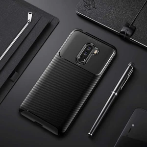 Xiaomi Pocophone F1 Kılıf Siyah Karbon Silikon Orijinal Esnek Ince Geliştirilmiş Dayanıklı Darbe Karşıtı Koruyucu Yeni Nesil Tasarım (Xiaomi Pocophone F1, Siyah)