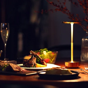 Kablosuz LED Masa Lambası Stern Abajur  Alüminyum Gövde Dokunmatik Kontrol, 3 Renkli Işık, 2600MAH Şarjlı,  Kesintisiz 6-8 Saat Kullanım, Modern Tasarım, Restoran ve Ev Için Atmosfer Aydınlatması