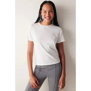 Özc Store Jakarlı Beyaz Geniş Kalıp Günlük Kullanıma Uygun Nefes Alabilen Kumas Yapısı Bisiklet Yaka Boyfriend Örme Oversize T-Shirt