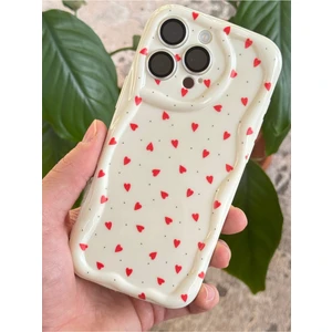 Apple iPhone 13 Pro Kılıf Kamera Korumalı Dalga Kenarlı Kırmızı Kalp Desenli Silikon Kapak