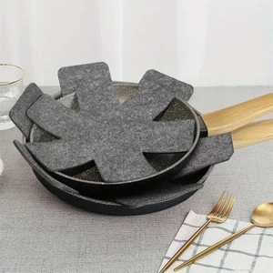 12'li Tencere Tava ve Tabak Arası Keçe Yıldız Gri 26 x 26CM
