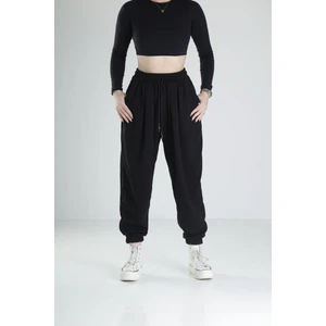Paça Lastikli Pileli Siyah Jogger Pantolon