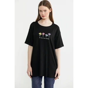 Çiçek Baskılı Bisiklet Yaka Tişört - Siyah