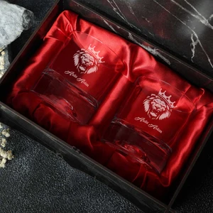 Ahşap Kutulu Aslan Desenli Isme Özel Viski Kadehi Seti