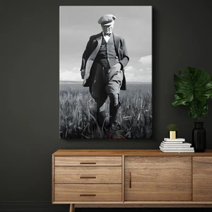 Kasketli Atatürk - Buğday Tarlasında Kanvas Tablo