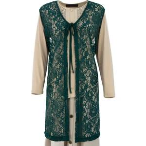 Kadın Yelek Şık ve Modern Kendinden Desenli V Yakalı Önden Bağcıklı Tül Kumaş Rahat Kesim