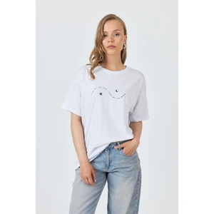 Beyaz Yazı Baskılı Oversize Pamuklu Tişört 2150-32M