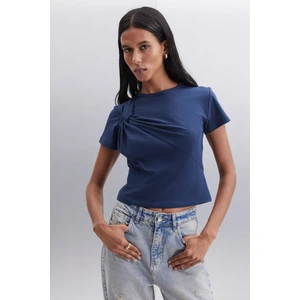 Yasmin Kadın Slim Lacivert Bluz