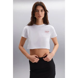 MORAN Kadın %100 Pamuk Beyaz - Kırmızı Baskılı T-Shirt