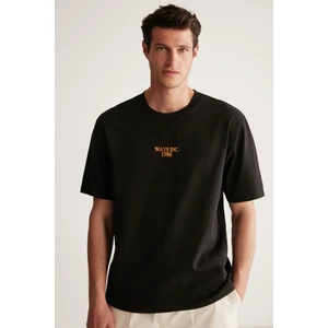 Kylee Erkek Regular Fit Kalın Kumaşlı Nakıslı  Pamuk Siyah T-Shirt