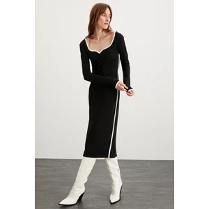 Mırabel Kadın Kalp Yaka Esnek Krep Örme Kumaşlı Vücuda Oturan Midi Siyah Elbise