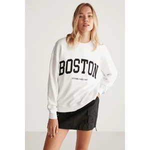 Carola Oversize Beyaz Sweatshirt
