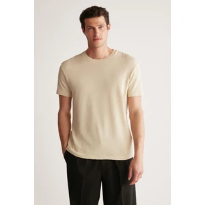 Jeremy Erkek Slim Fit Triko Görünümlü Kumaşlı Triko Yakalı Kalın Dokulu Bej T-Shirt