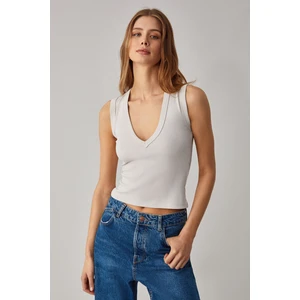 Lescosa Kadın Slim V Yaka Kolsuz Taş Rengi T-Shirt