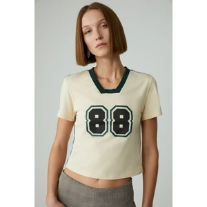 YEIDY Kadın Slim Baskılı Kısa Kol Asimetrik Yaka Bej T-Shirt